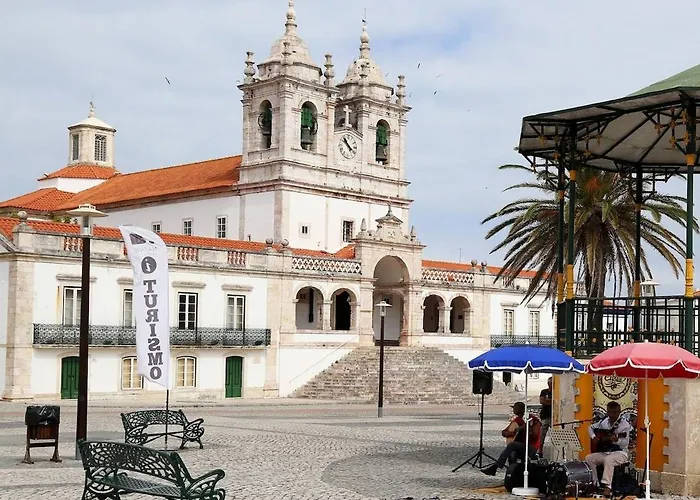 Apartment Hills And Waves *