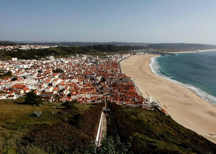 Apartment Hills And Waves *